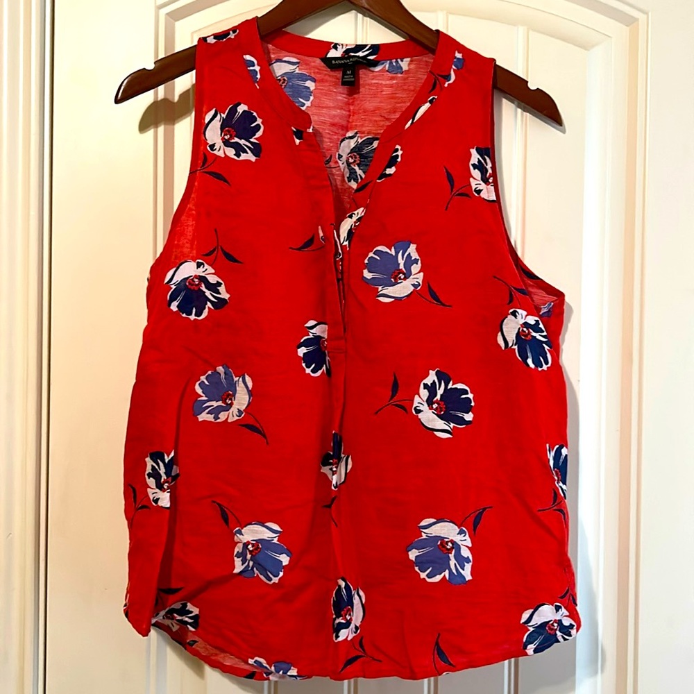 Banana Republic linen sleeveless blouse - size M